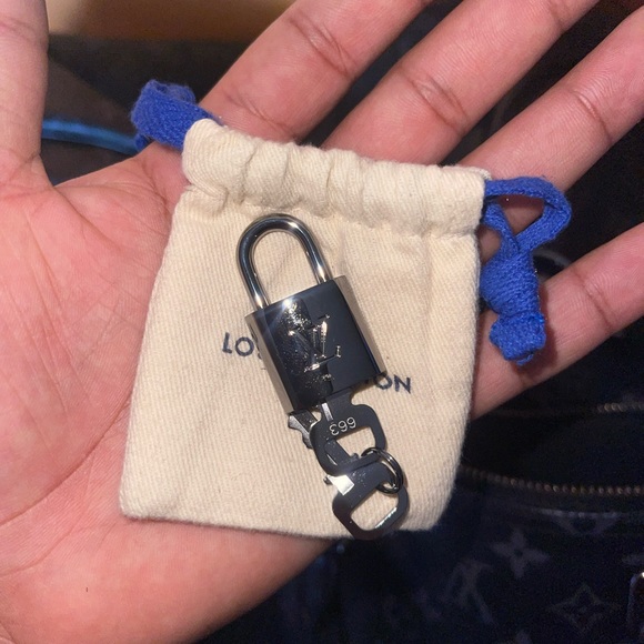 Louis Vuitton Keepall Bandoulière 55 - Picture 9 of 14